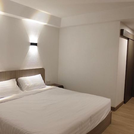 U-Thong Hotel Пхитсанулок Экстерьер фото