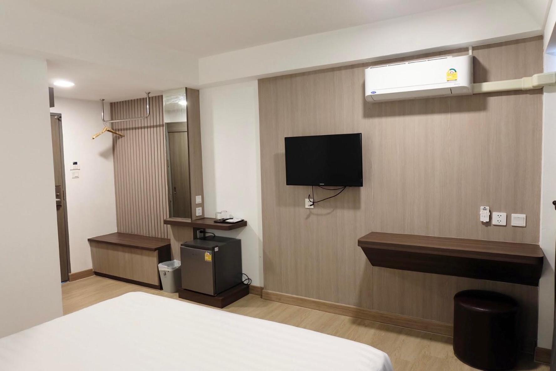 U-Thong Hotel Пхитсанулок Экстерьер фото