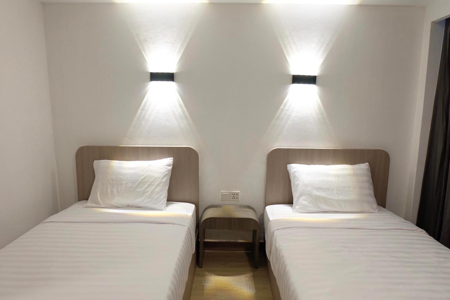 U-Thong Hotel Пхитсанулок Экстерьер фото
